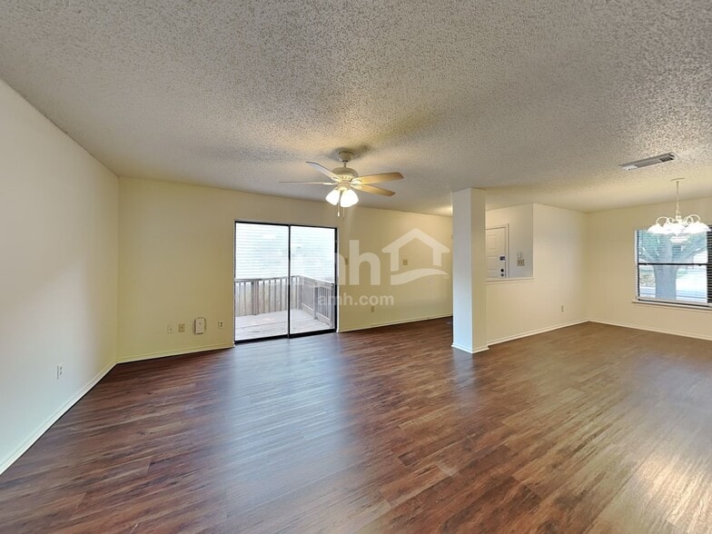 Building Photo - 9506 Arcade Ridge