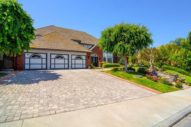 Building Photo - 29360 Castlehill Dr