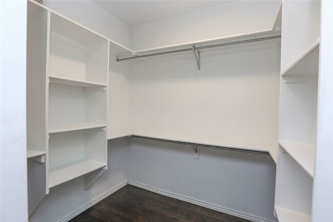 Building Photo - 5300 S 44th Pl