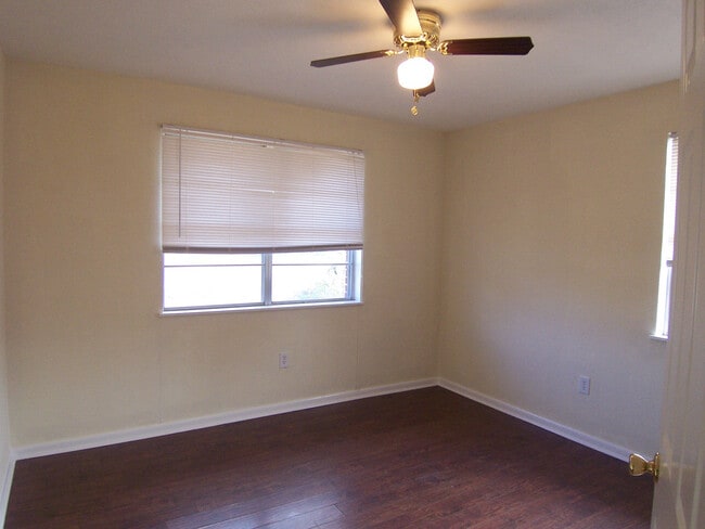 Building Photo - 6105 Shreveport Hwy