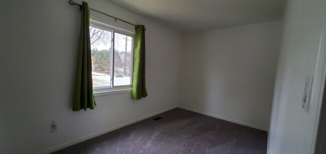 Building Photo - 385 Alberta St
