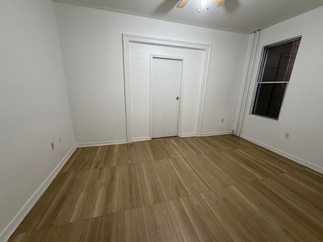 Building Photo - 619 38th St