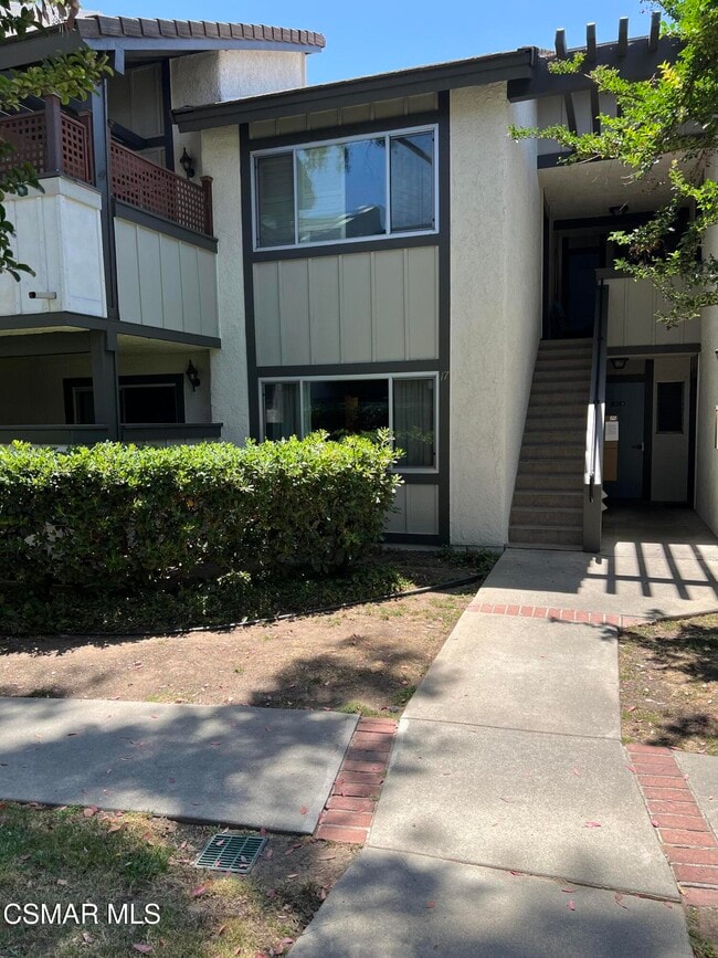 Building Photo - 1342 E Hillcrest Dr