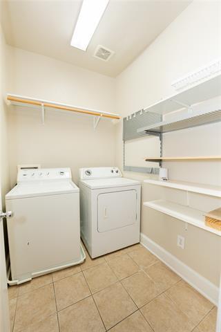 Building Photo - 675 Senda