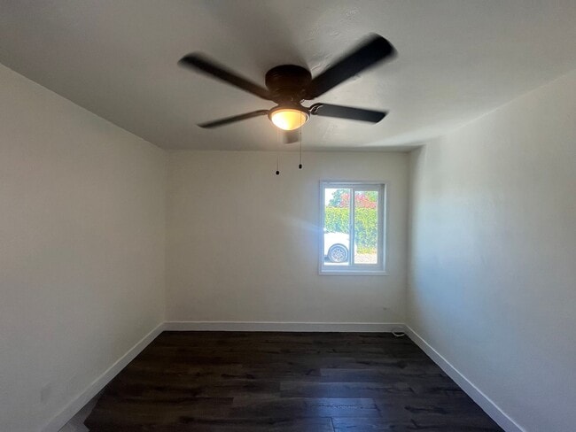 Building Photo - 406 Niles Ave