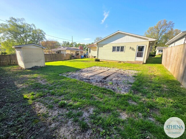 Building Photo - 3 Bedroom / 2 Bath House - NEAR CAPAHA PARK