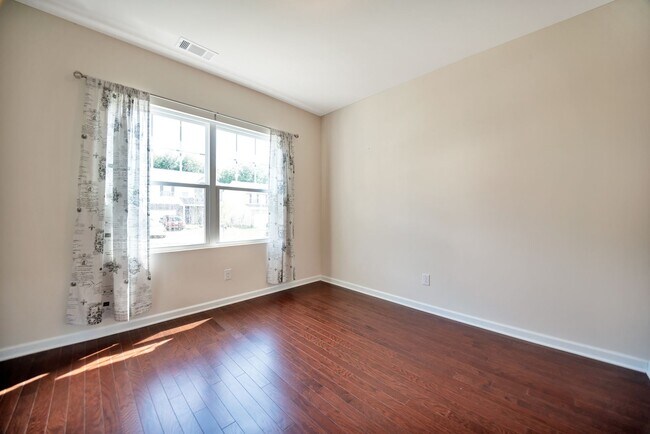 Building Photo - Spence Creek Rental!