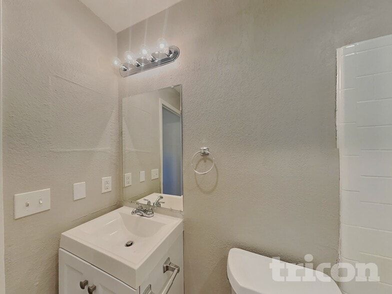 Building Photo - 1414 Glenwillow Dr