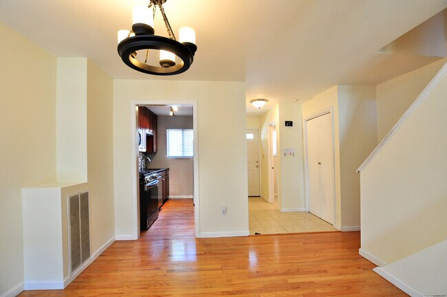 Building Photo - 305 Timber Ln