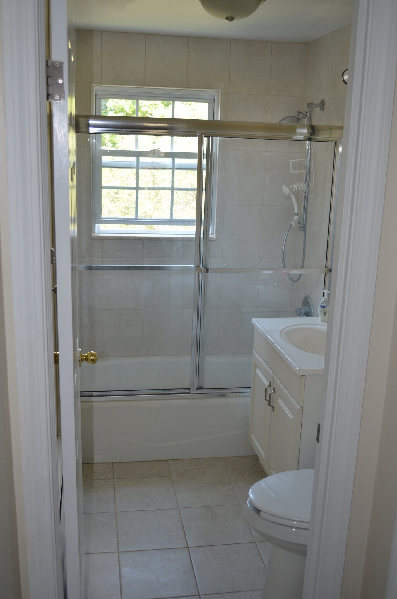 Building Photo - 13 Grandview Dr