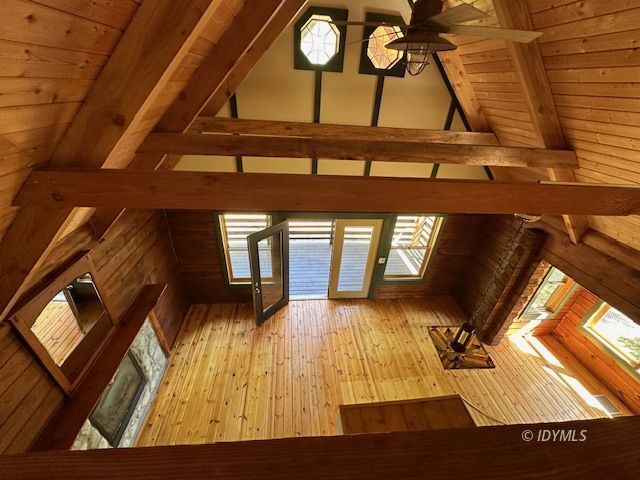 Building Photo - LOG CABIN RENTAL WALK TO TOWN