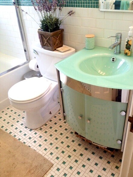 Bathroom, previously furnished - 301 M St NW