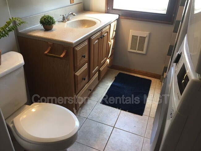 Building Photo - 253 College St SE