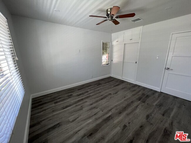 Building Photo - 5835 Shoshone Ave