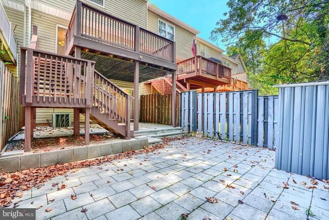 Building Photo - 6558 Ridgeborne Dr