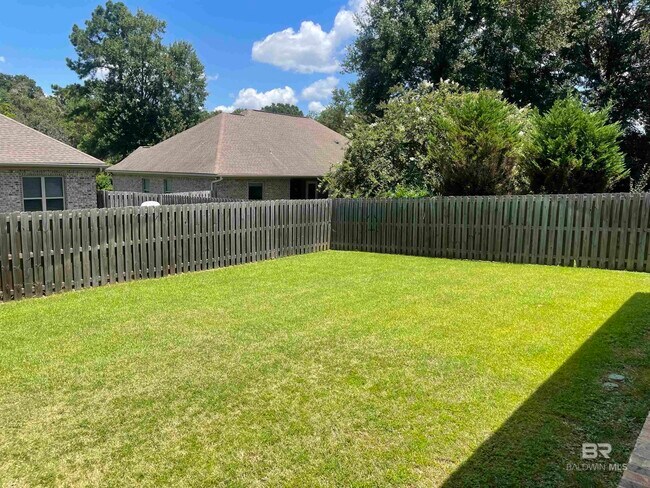 Building Photo - 253 Hawthorne Cir