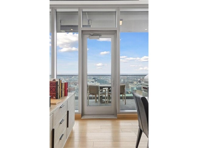 Building Photo - 255 Hennepin Ave