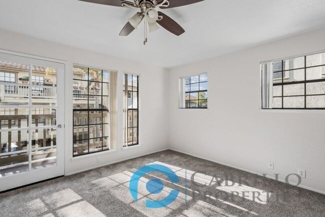 Building Photo - 3975 Hortensia St