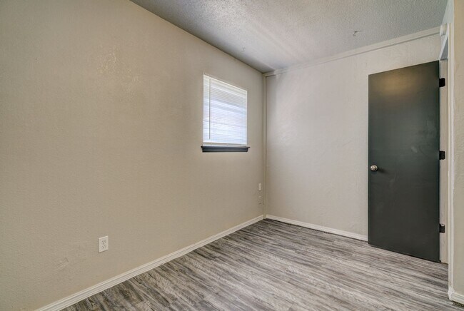 Building Photo - 3 Bed 1.5 Bath Norman