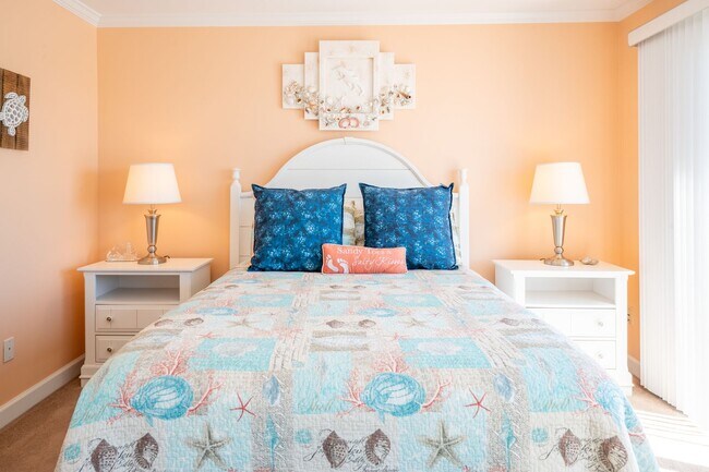 Building Photo - STAY OCEANFRONT FOR THE WINTER!