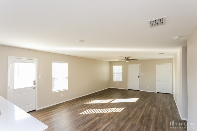 Building Photo - 5355 Curwood Dr