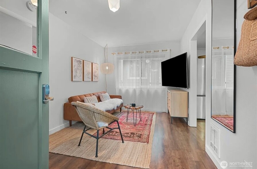 Building Photo - 2562 Lake Whatcom Blvd