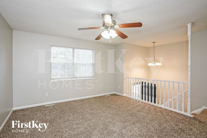 Building Photo - 3920 Pinetop Dr