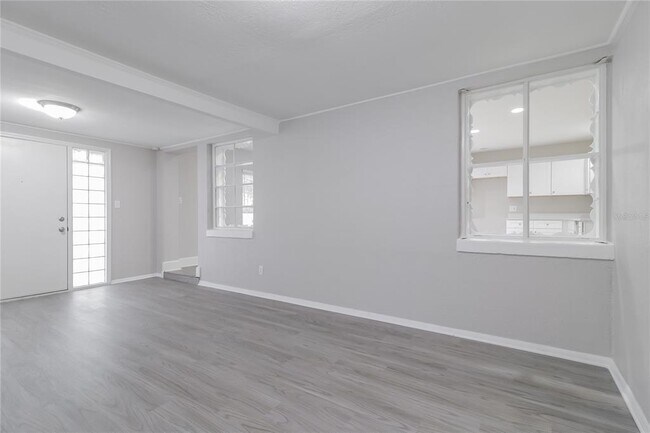 Building Photo - 5963 Bamboo Dr