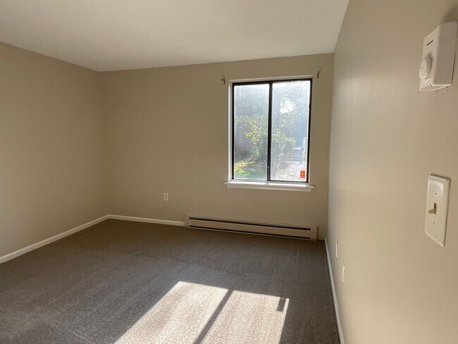Building Photo - Peppermill Village 2 bedroom