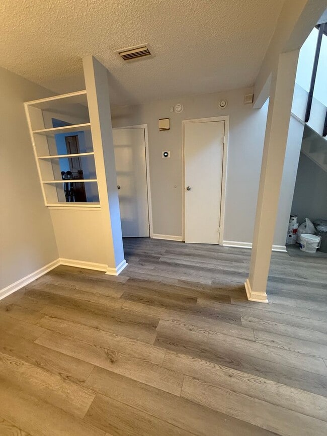 Building Photo - Stunning 3 Bedroom 2.5 Townhome Located in...