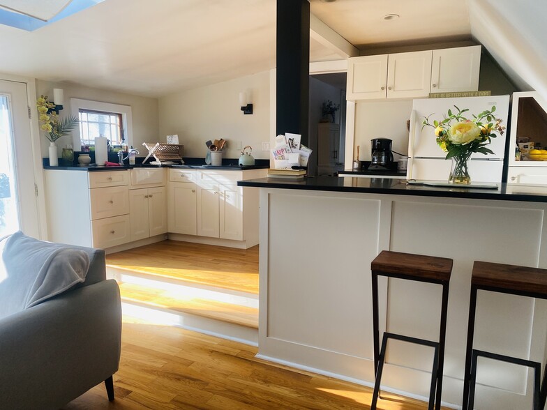 Building Photo - 16 Crooked Mile Rd