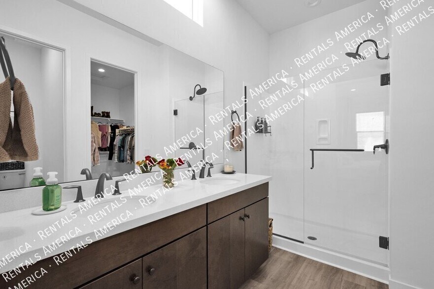 Building Photo - 22700 E Arroyo Verde Dr