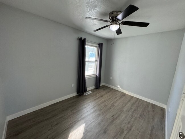 Building Photo - Close to Tinker, completely remodeled 3 be...