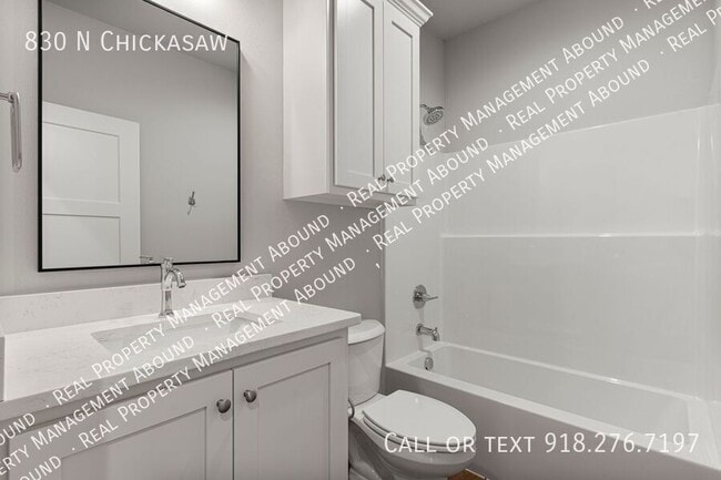 Building Photo - 830 N Chickasaw-