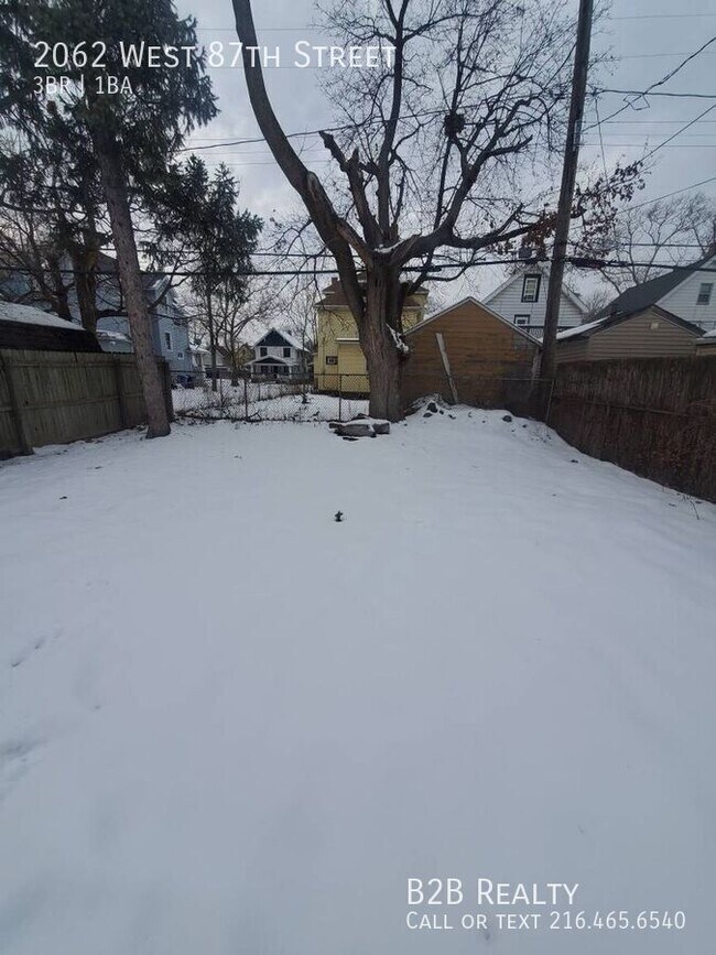 Building Photo - 2062 W 87th St