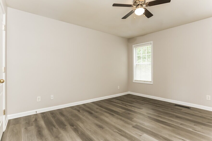 Building Photo - 7823 Cambridge Dr