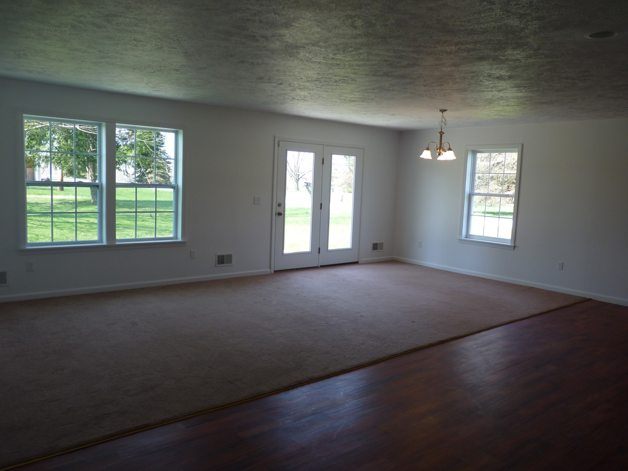 Building Photo - 724 Greenlawn Rd