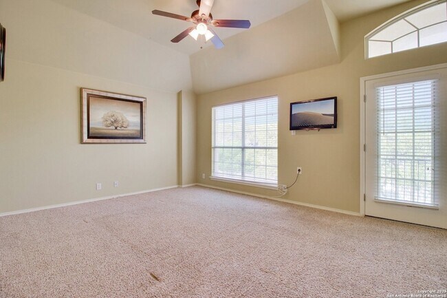 Building Photo - 606 Mesa Ln