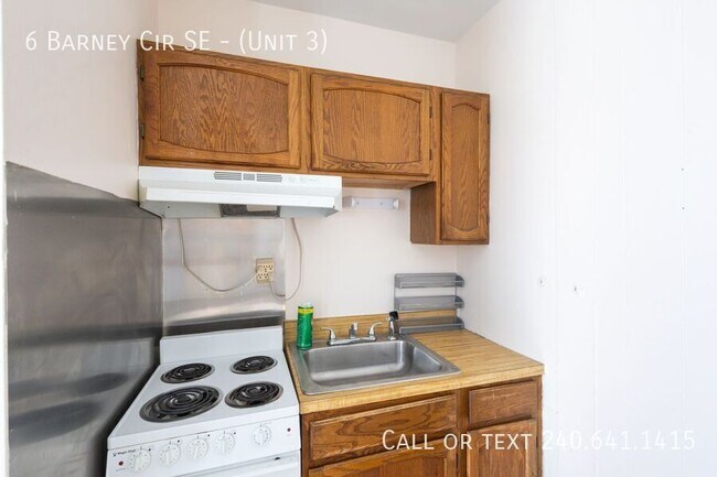 Building Photo - 6 Barney Cir SE