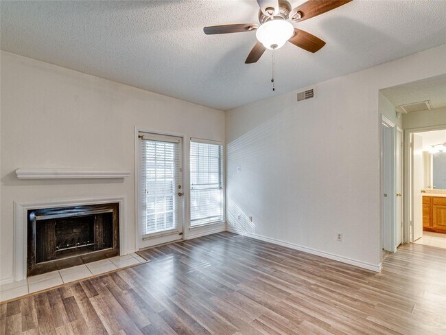 Building Photo - 3607L W Northgate Dr