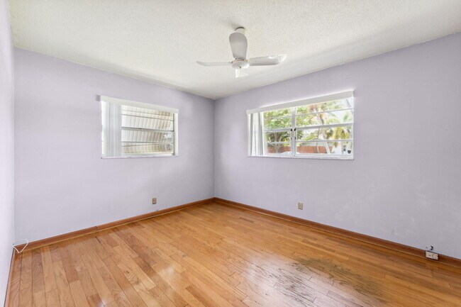 Building Photo - 4194 Honeysuckle Ave