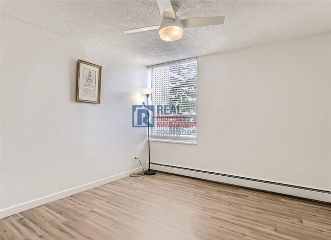 Building Photo - 2281 S Vaughn-214A