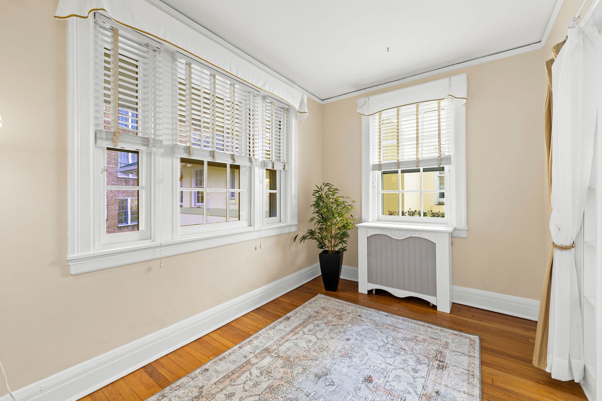 Building Photo - 3401 Greenway