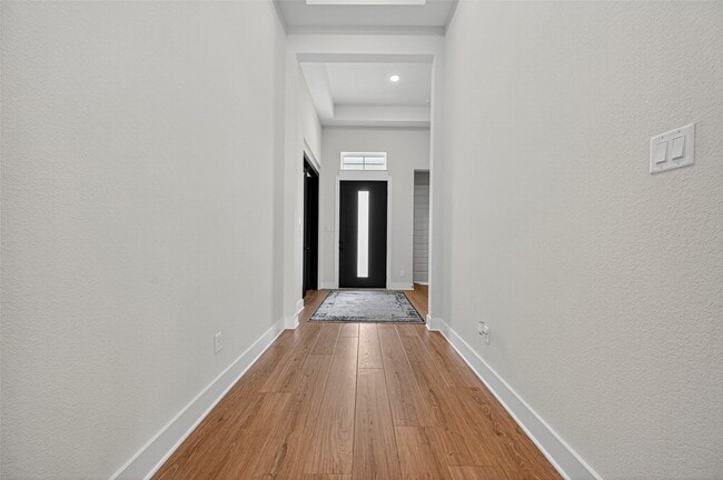 Building Photo - 7727 Pleasant Crst Dr