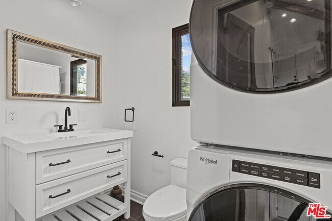 Building Photo - 4837 Gentry Ave