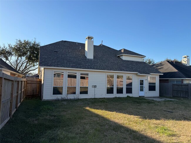 Building Photo - 7218 Broadelm Dr