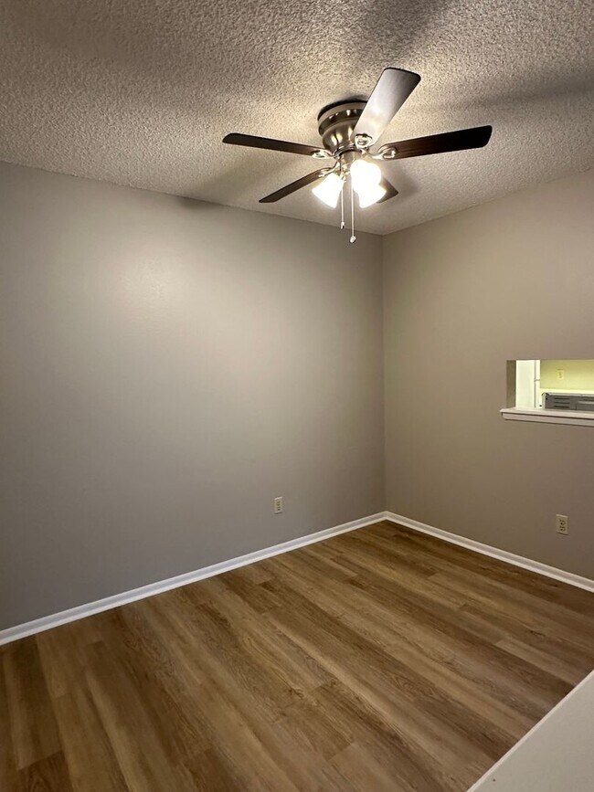 Building Photo - Spacious 1 bed/one bath in Aurora