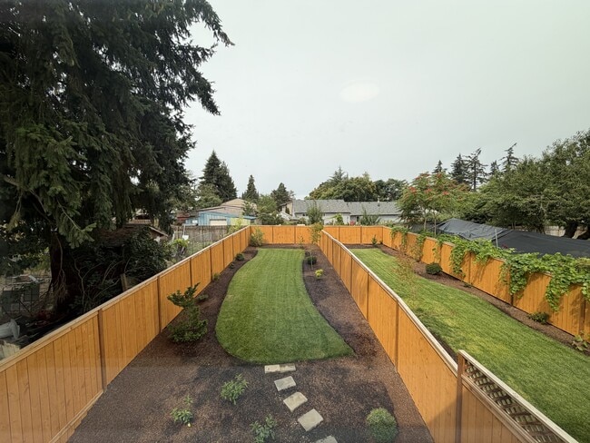 Building Photo - 4035 Filbert Ave NE