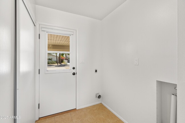 Building Photo - 3809 N 85th Pl