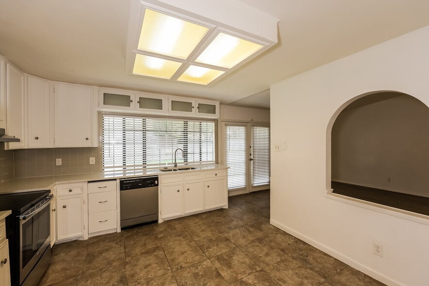 Building Photo - 2117 Blue Ridge Trail